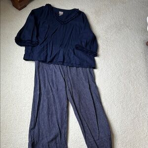 Chicos navy and white linen/rayon capri set 3